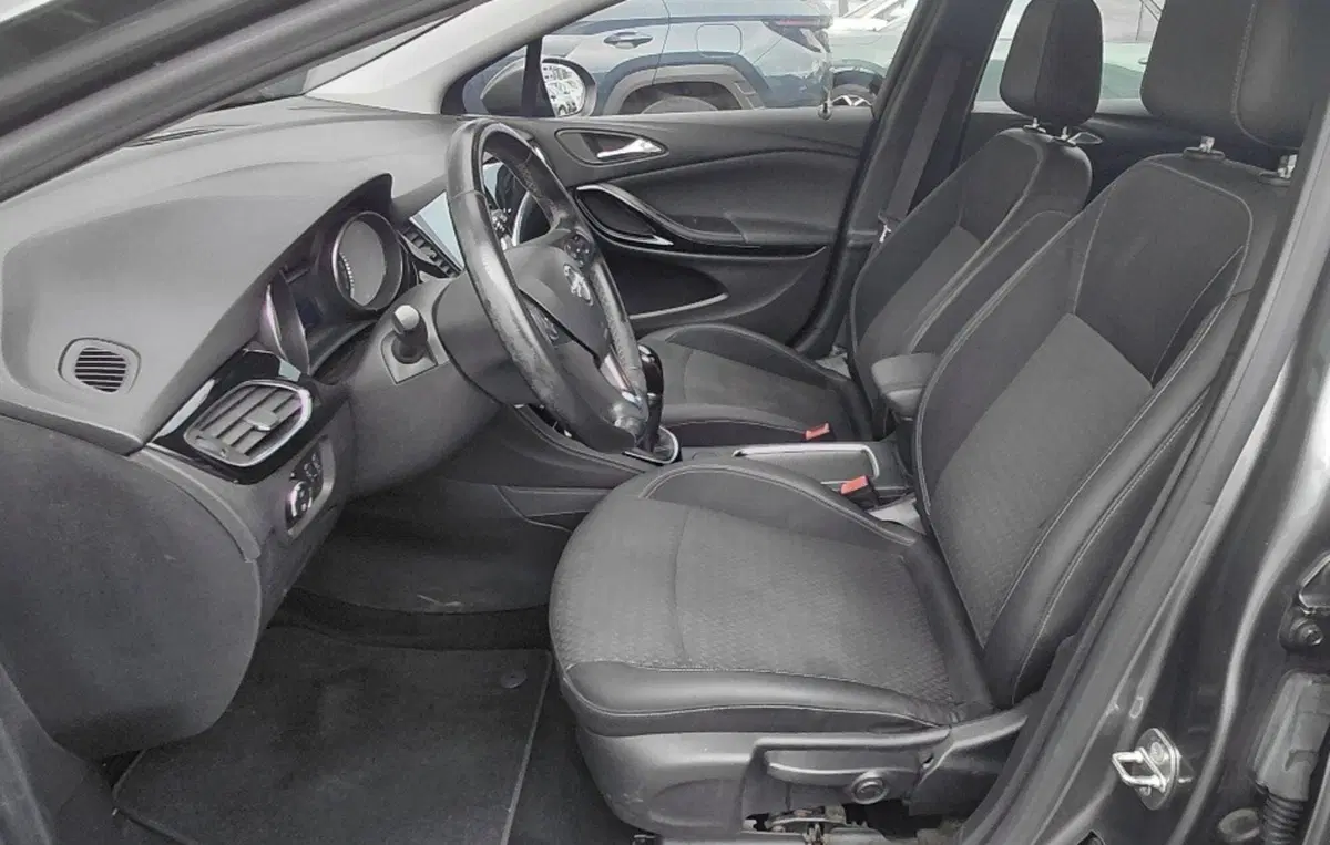 Opel Astra Station Wagon usata a Cosenza (10)