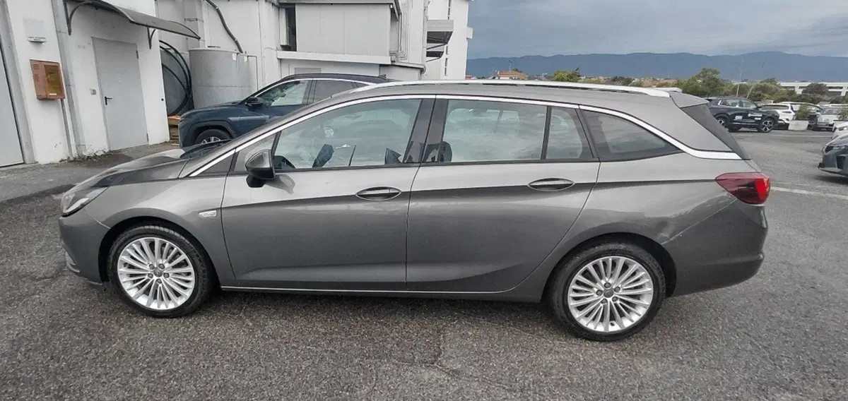 Opel Astra Station Wagon usata a Cosenza (8)
