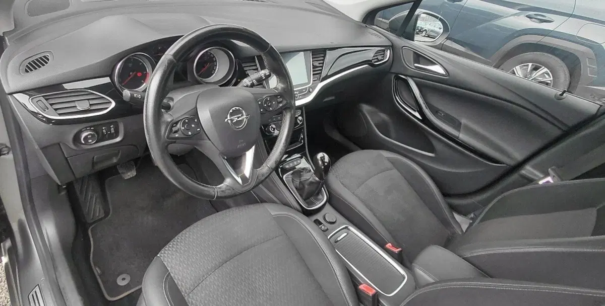Opel Astra Station Wagon usata a Cosenza (9)