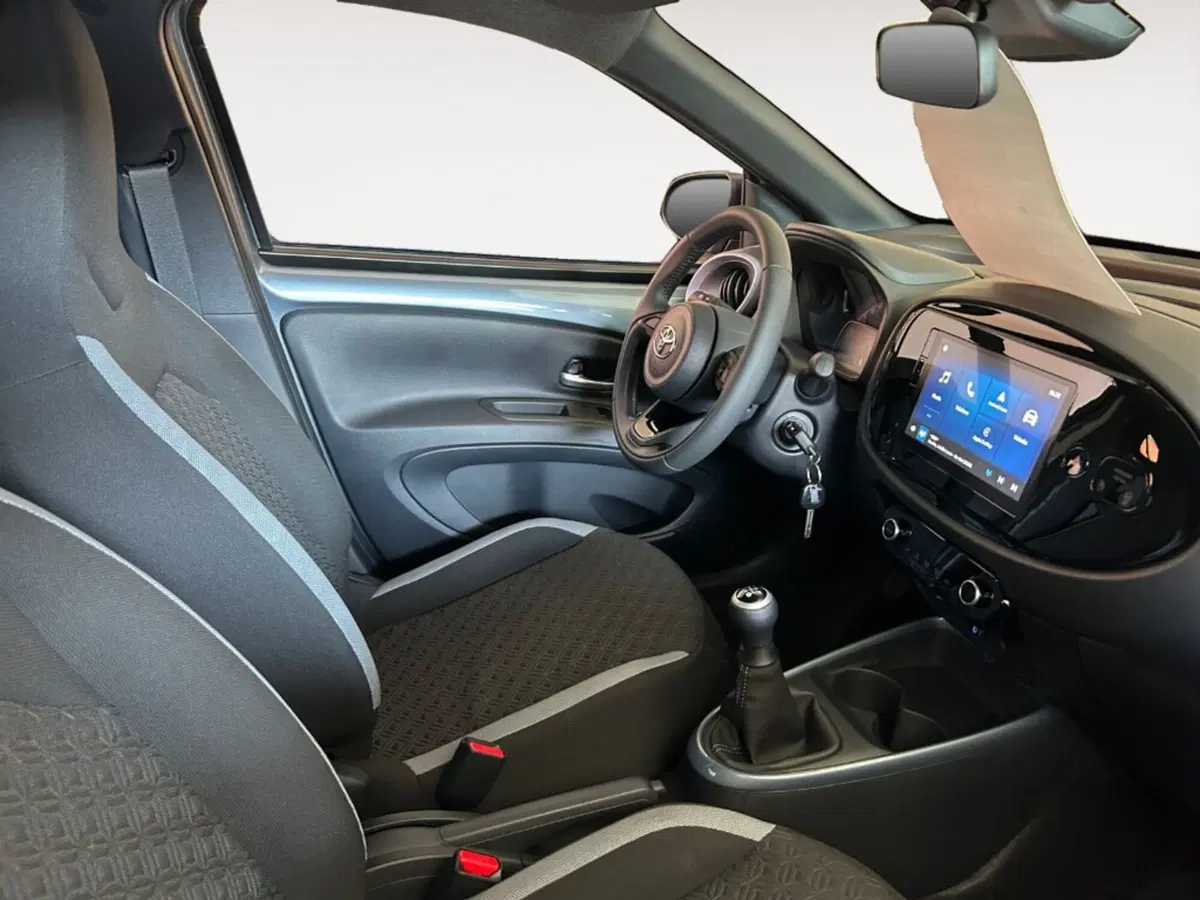 Toyota Aygo X nuova a Verona (6)