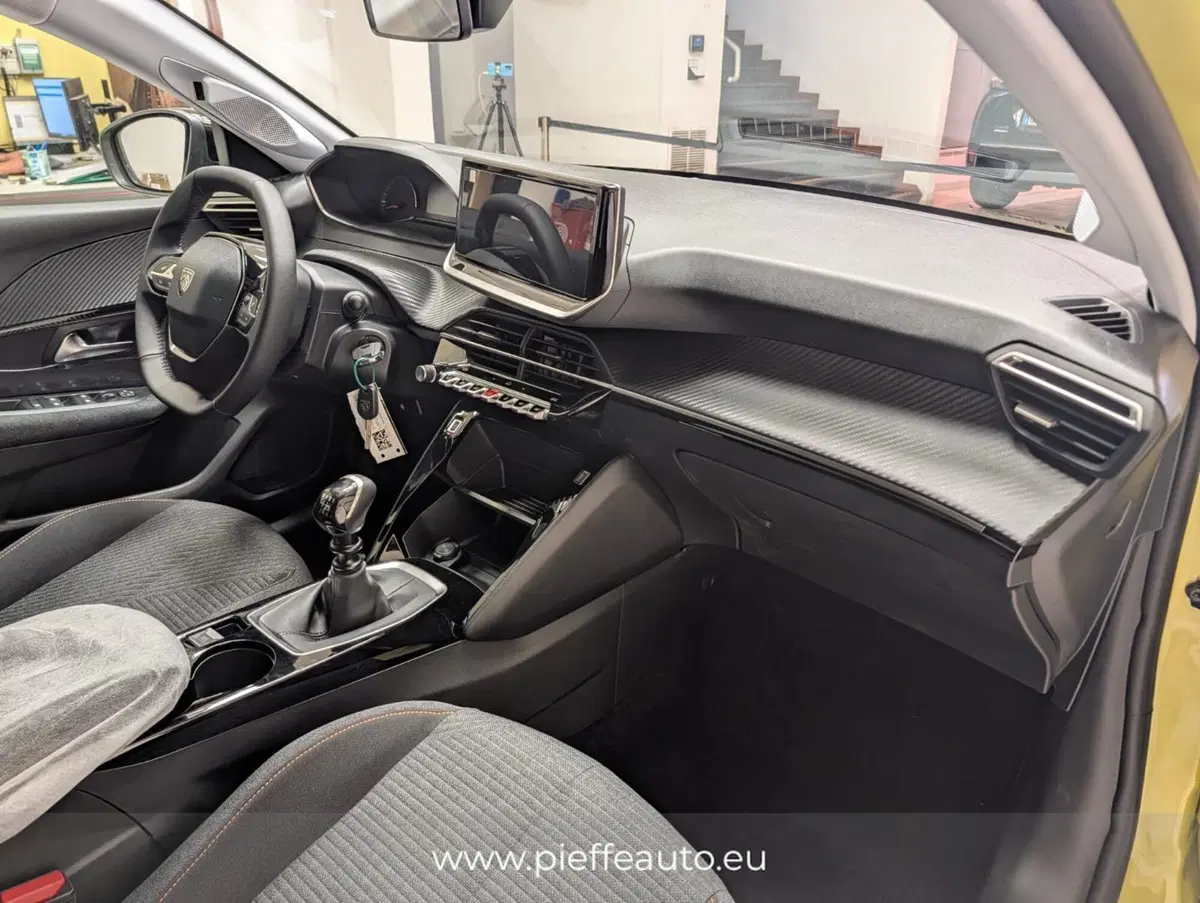 Peugeot 208 nuova a L'Aquila (12)