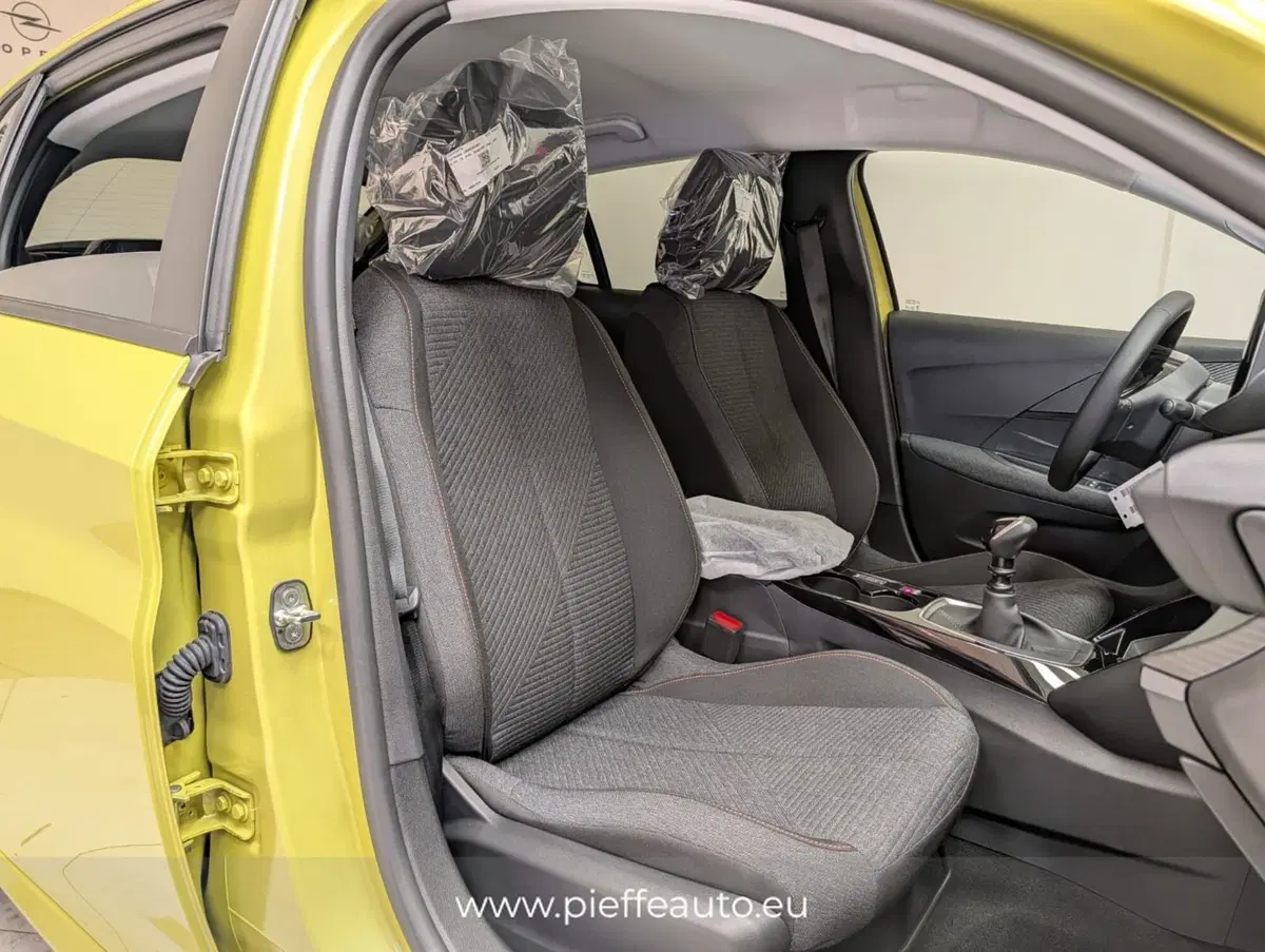 Peugeot 208 nuova a L'Aquila (15)