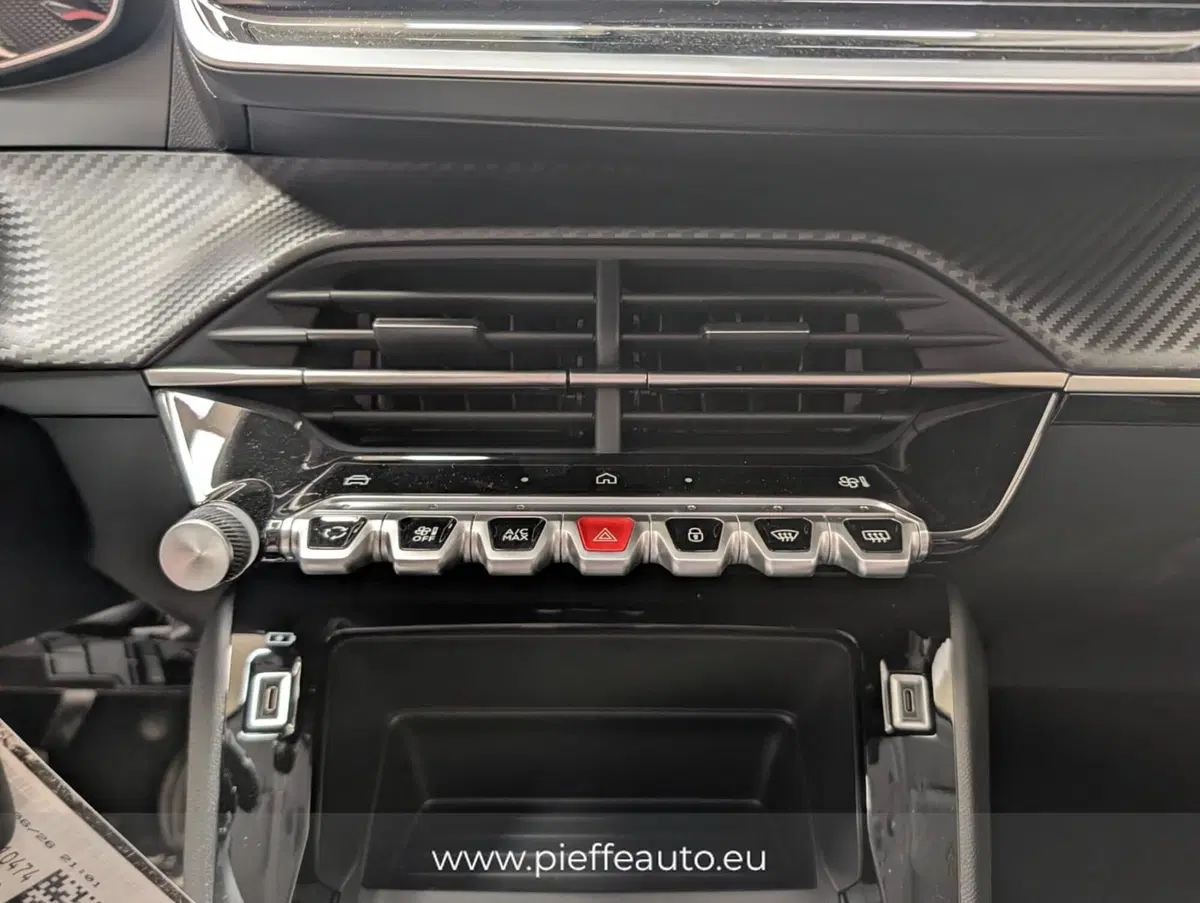 Peugeot 208 nuova a L'Aquila (20)