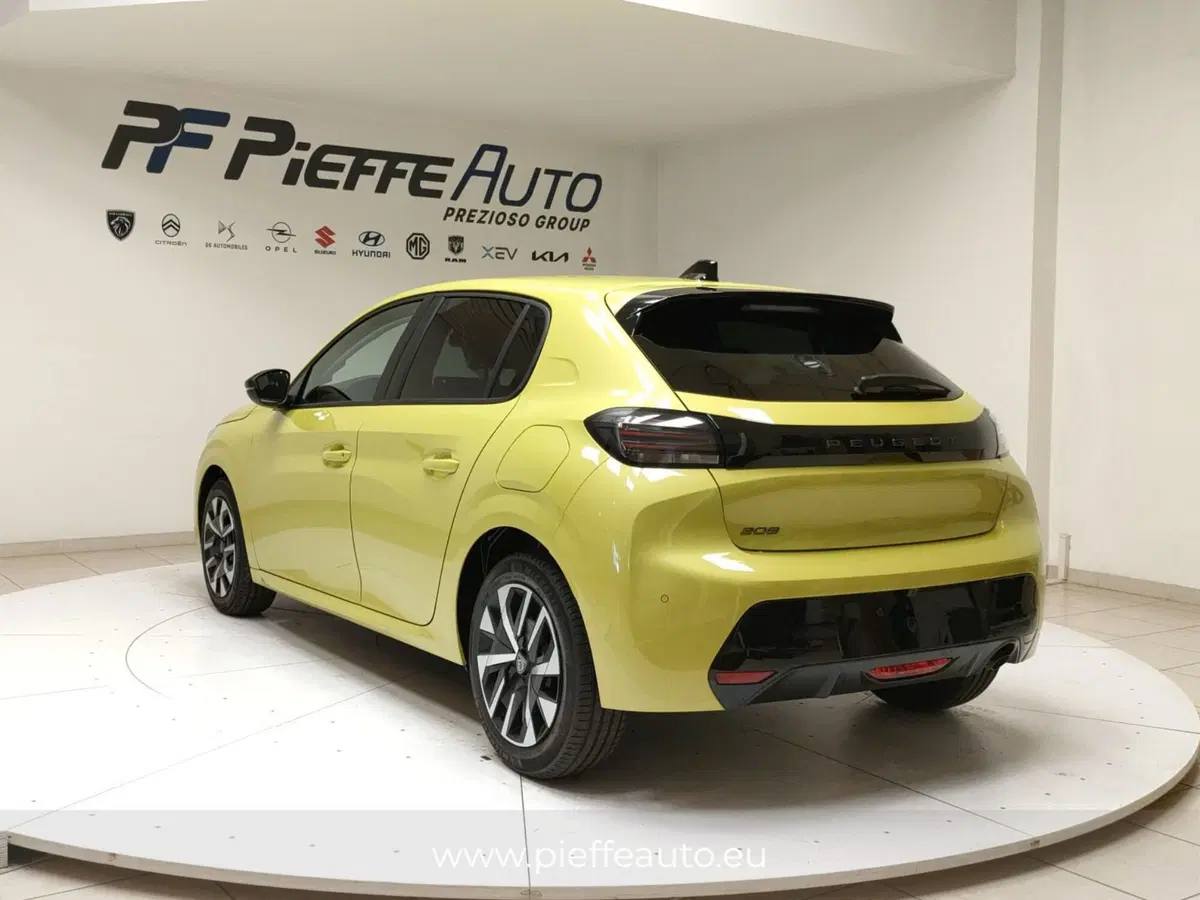 Peugeot 208 nuova a L'Aquila (3)