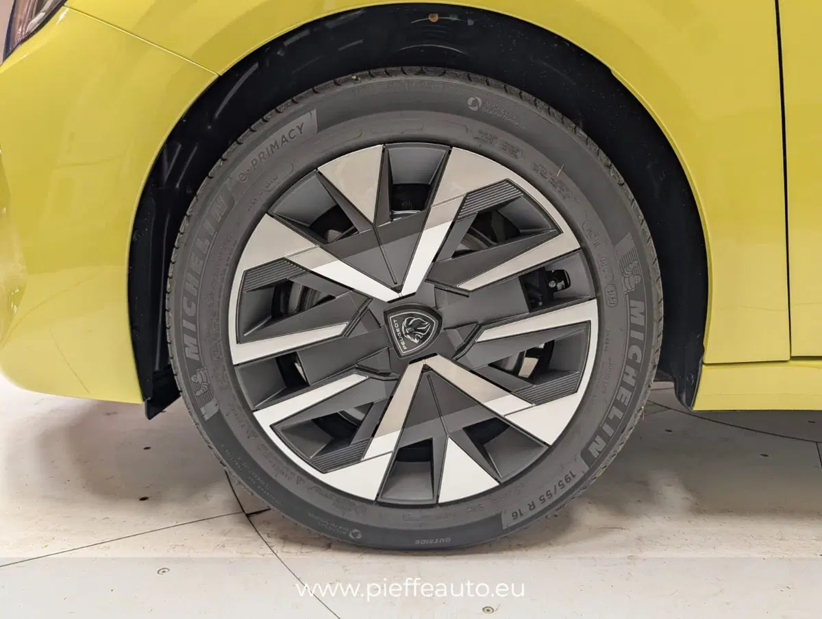 Peugeot 208 nuova a L'Aquila (7)