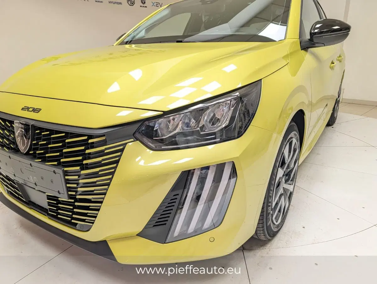 Peugeot 208 nuova a L'Aquila (8)
