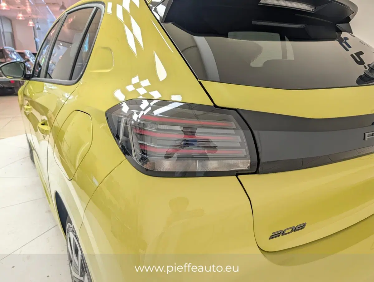 Peugeot 208 nuova a L'Aquila (9)