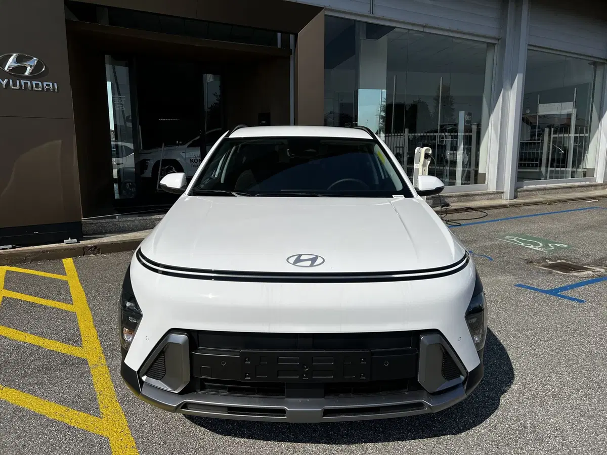 Hyundai Kona nuova a Vercelli (7)