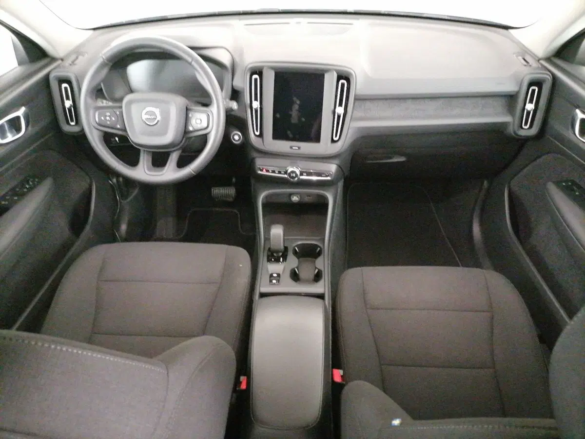Volvo XC40 usata a Roma (9)