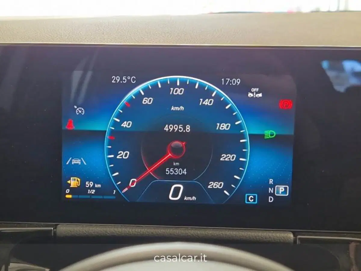 Mercedes-Benz GLA SUV usata a Salerno (8)
