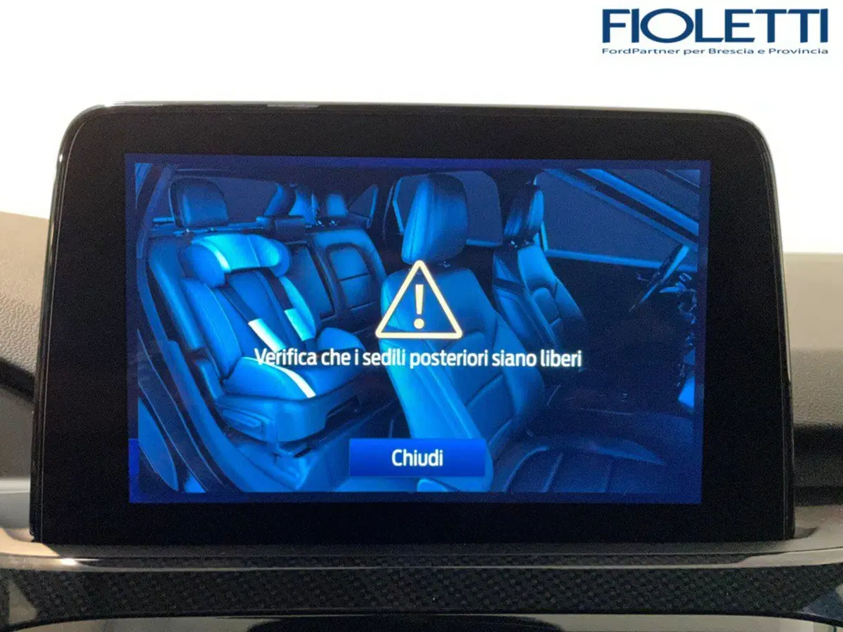 Ford Kuga nuova a Brescia (14)