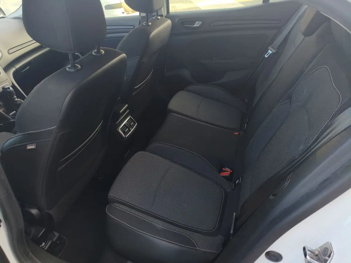 Renault Mégane usata a Matera (10)