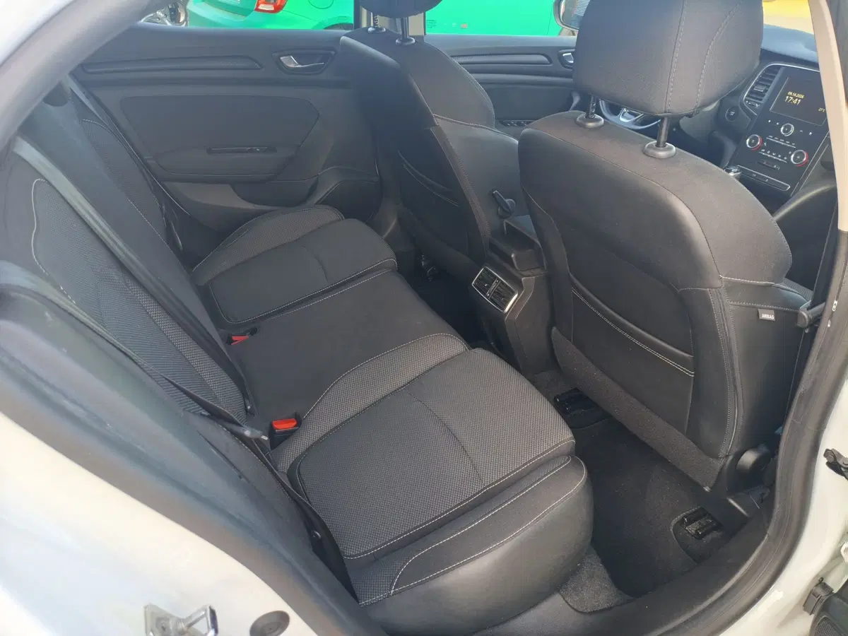 Renault Mégane usata a Matera (11)
