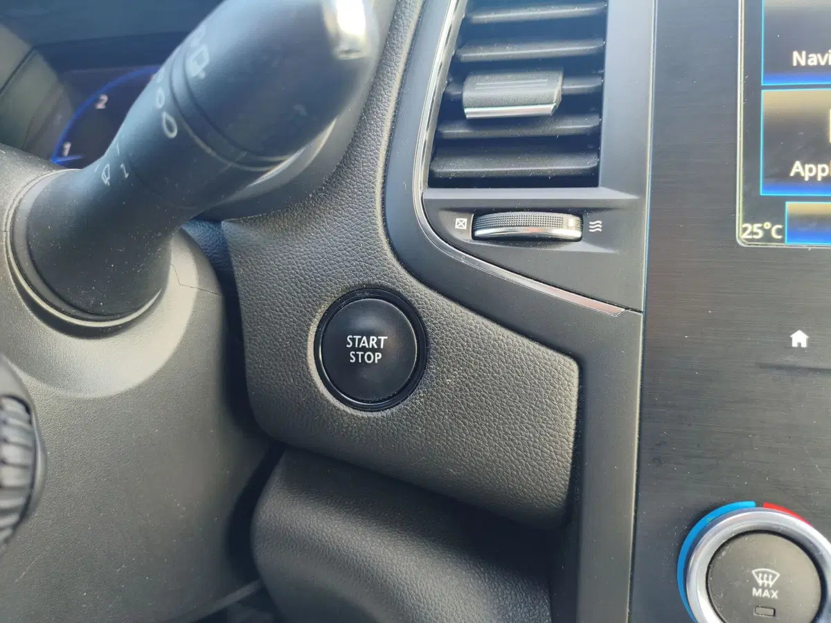 Renault Mégane usata a Matera (16)
