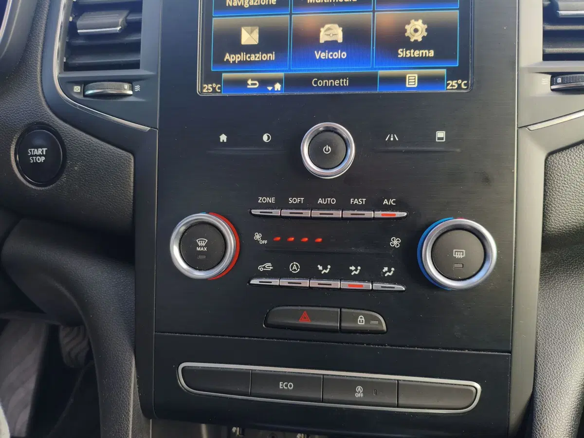 Renault Mégane usata a Matera (20)