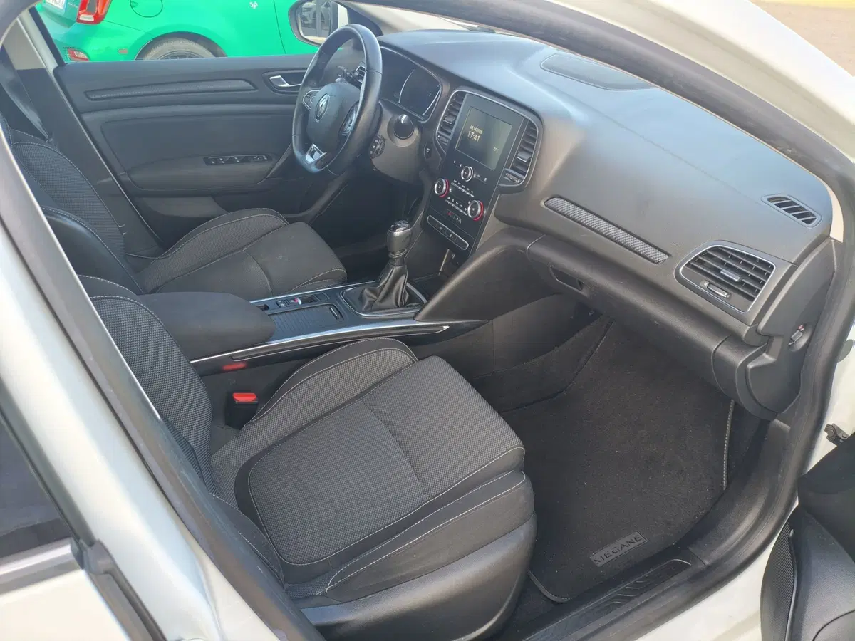 Renault Mégane usata a Matera (8)