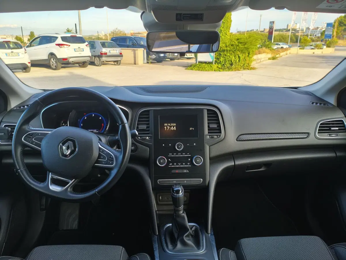 Renault Mégane usata a Matera (9)