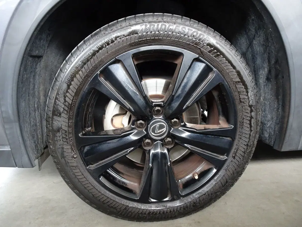 Lexus UX usata a Belluno (6)