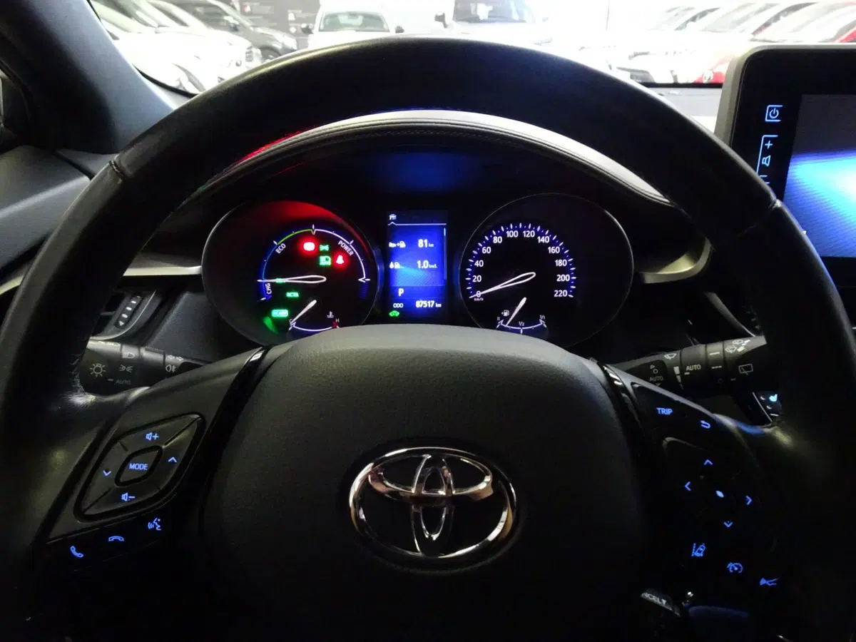 Toyota Toyota C-HR usata a Treviso (13)