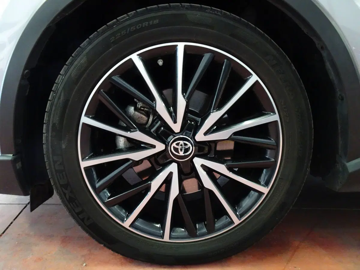 Toyota Toyota C-HR usata a Treviso (7)