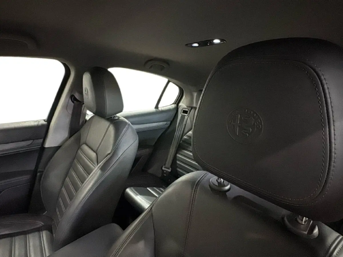 Alfa Romeo Stelvio usata a Agrigento (16)