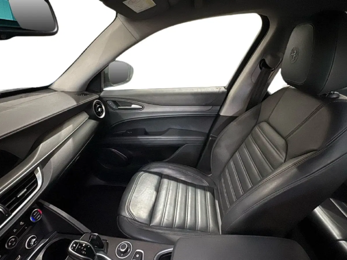 Alfa Romeo Stelvio usata a Agrigento (17)