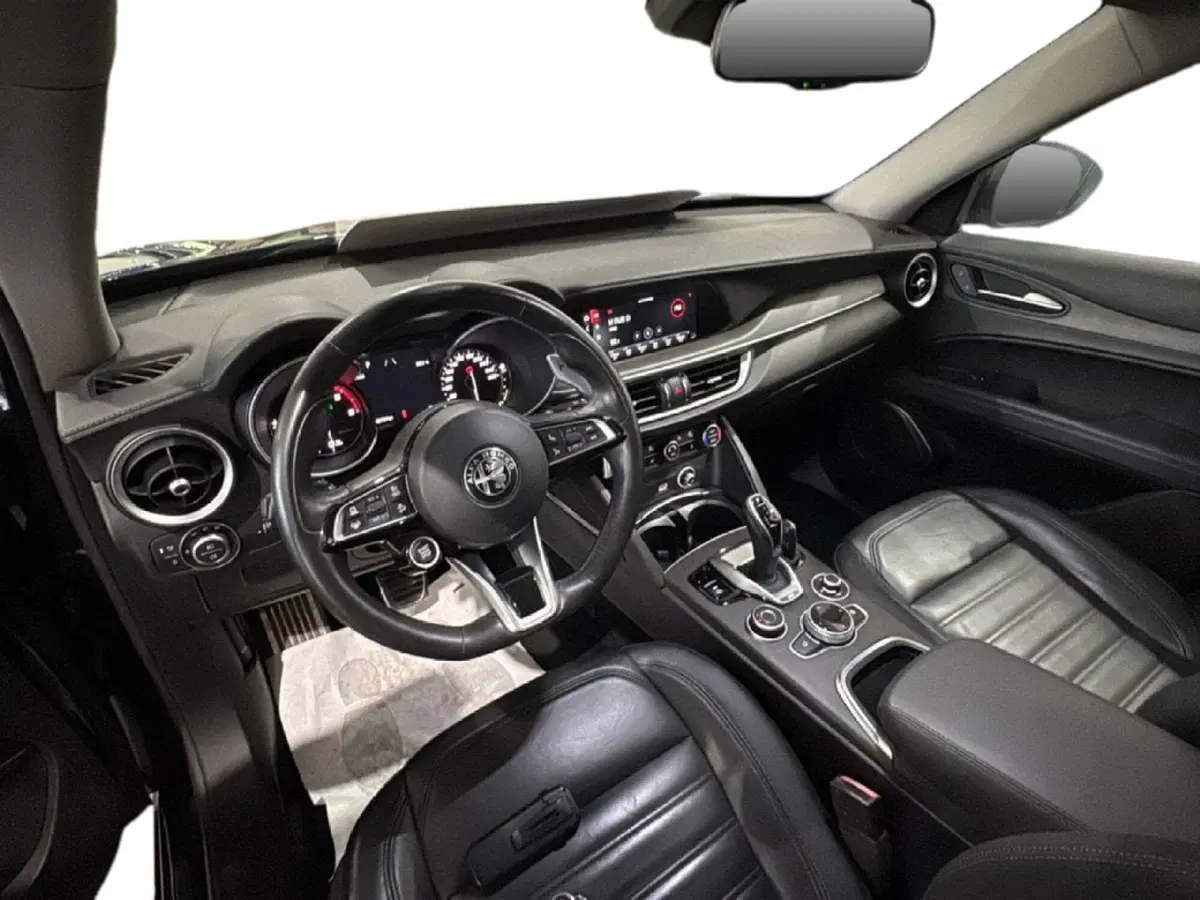 Alfa Romeo Stelvio usata a Agrigento (18)