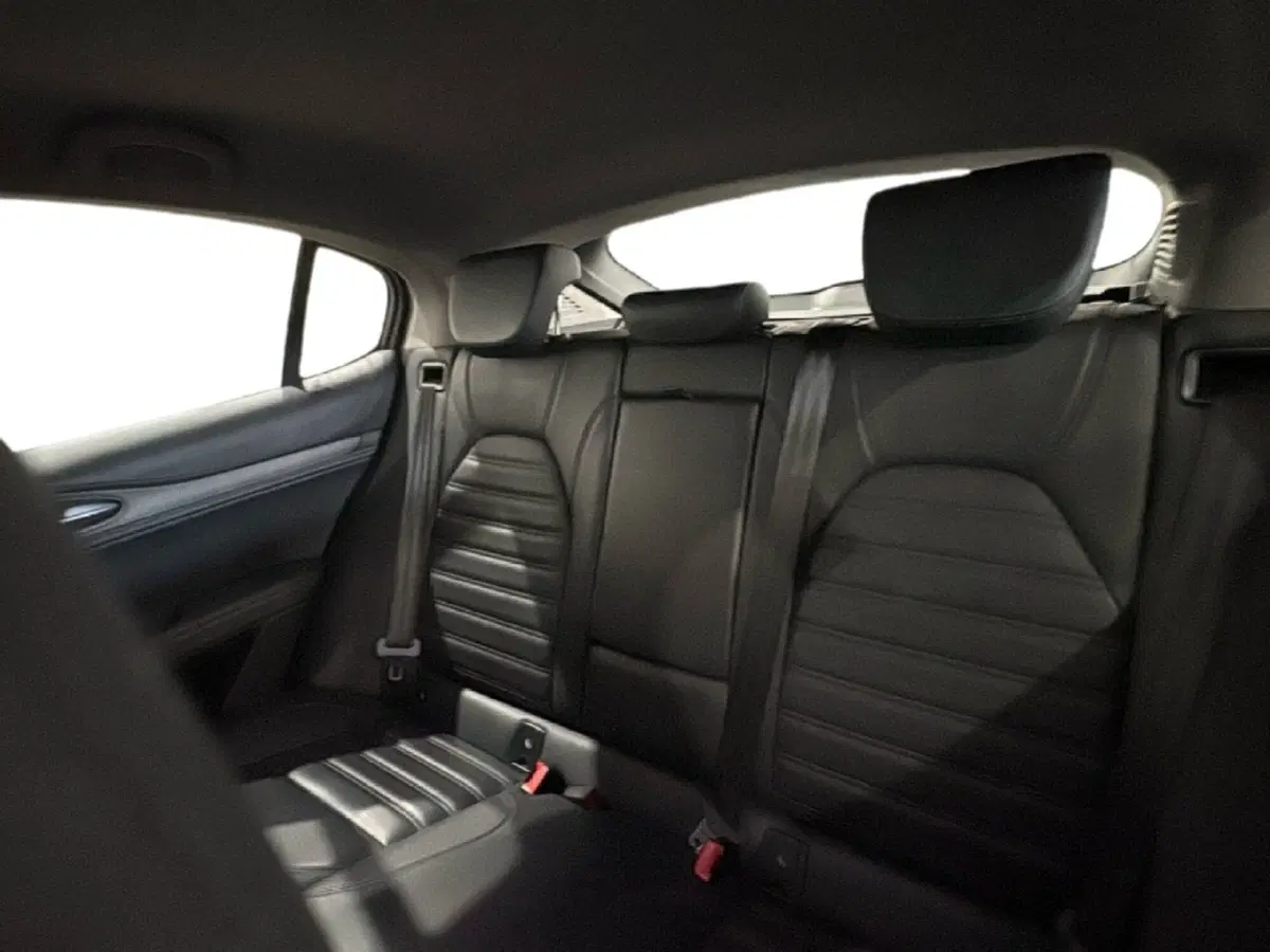 Alfa Romeo Stelvio usata a Agrigento (19)