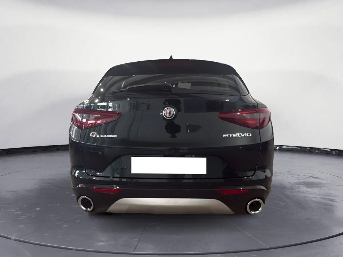 Alfa Romeo Stelvio usata a Agrigento (4)