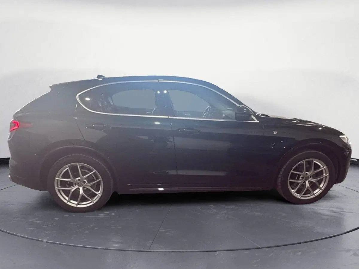 Alfa Romeo Stelvio usata a Agrigento (7)