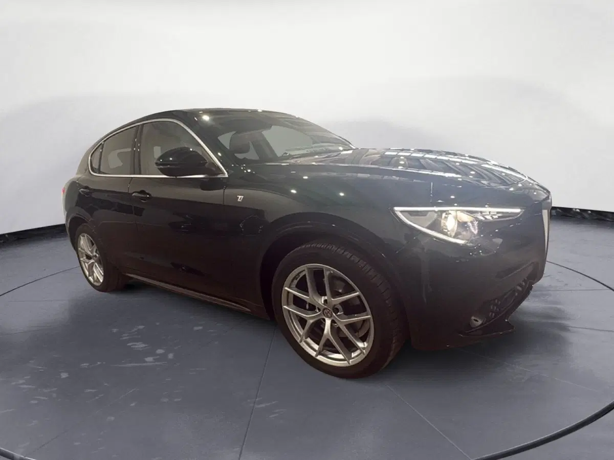Alfa Romeo Stelvio usata a Agrigento (8)