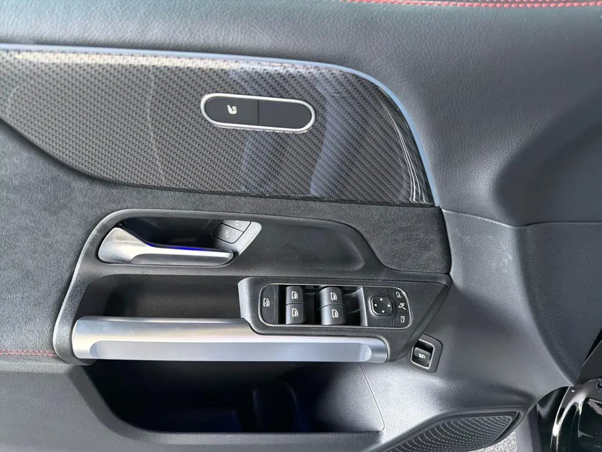 Mercedes-Benz GLB usata a Bergamo (18)