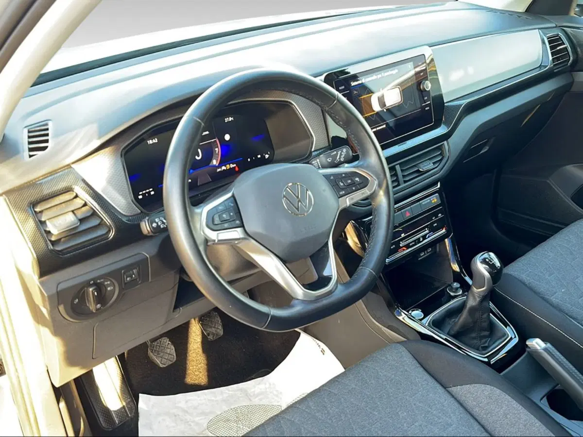 Volkswagen T-Cross usata a Livorno (6)