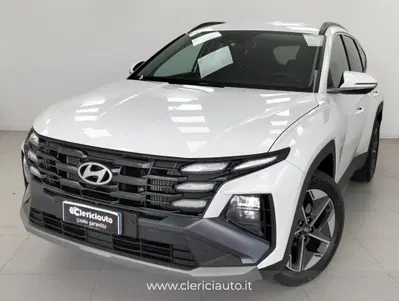 Hyundai Tucson 1.6 t-gdi 48V Business 2wd mt del 2024 usata a Lurate Caccivio