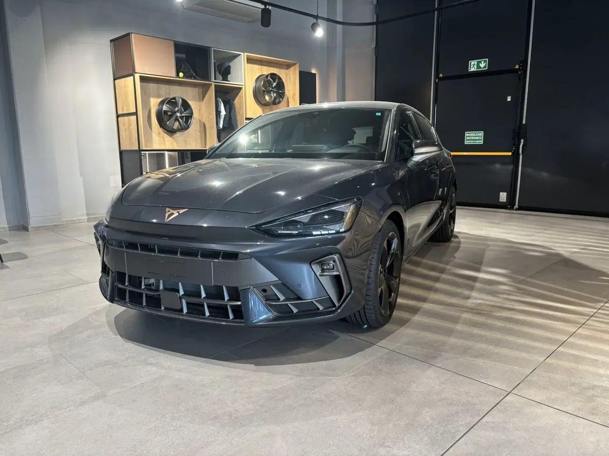 Cupra Leon nuova a Ferrara