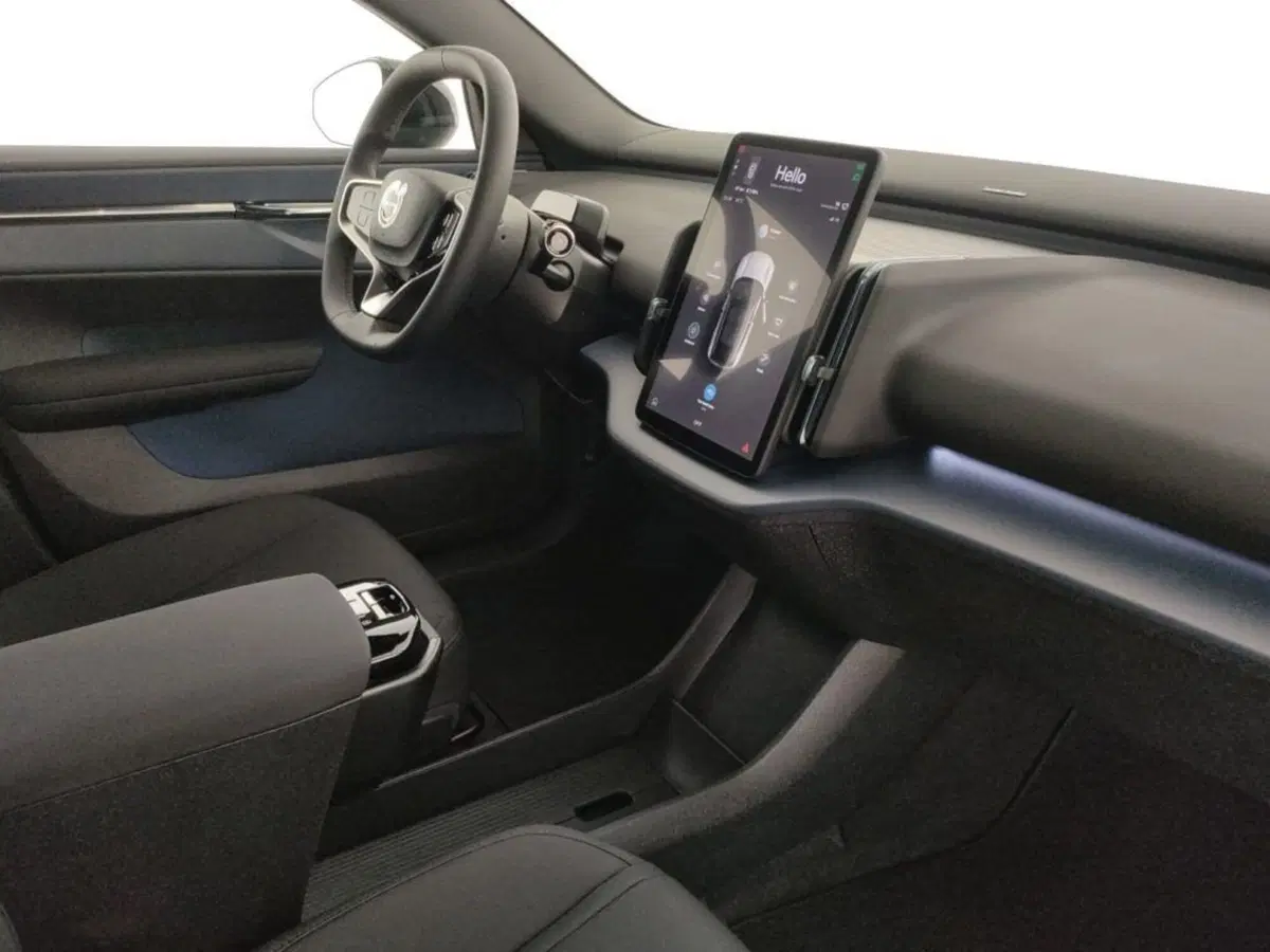 Volvo EX30 nuova a Como (11)