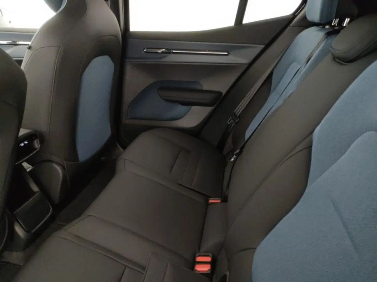 Volvo EX30 nuova a Como (9)