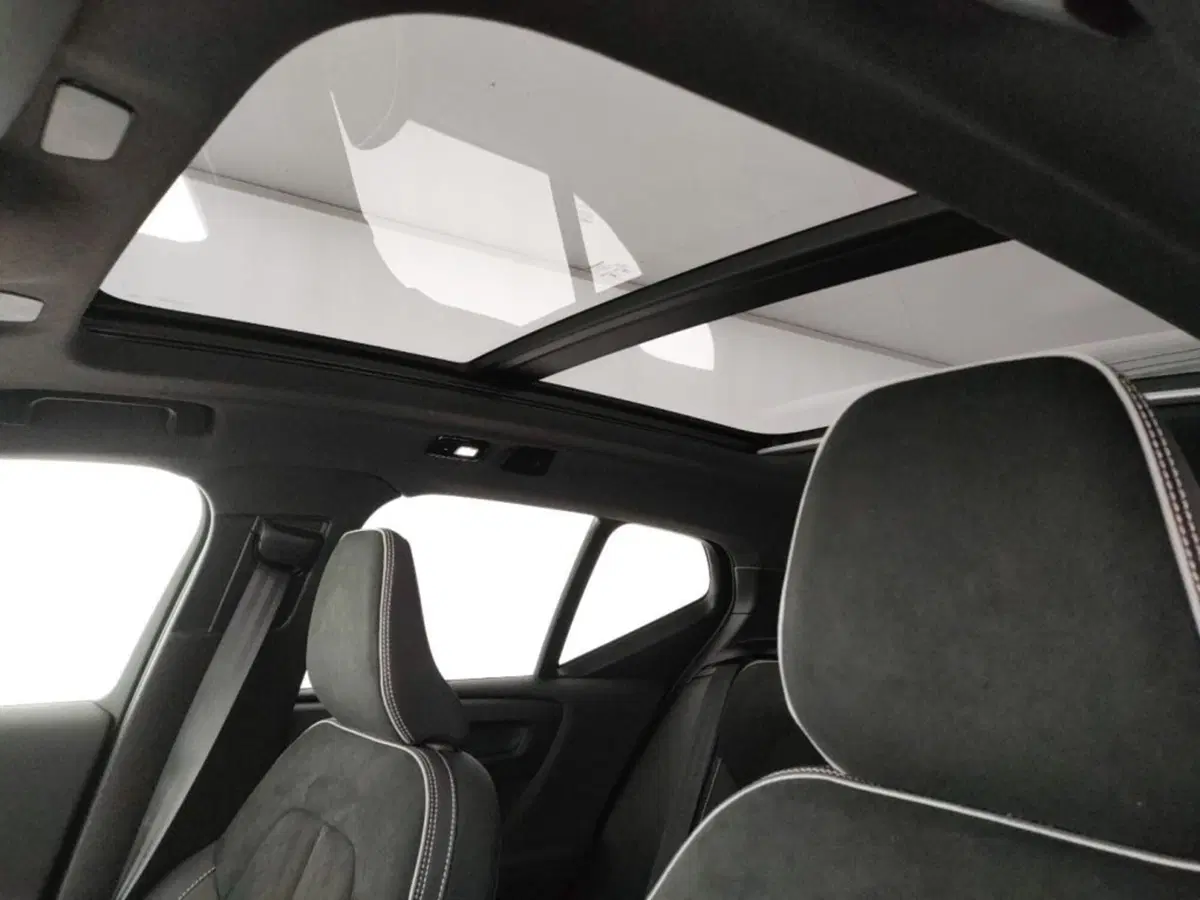 Volvo XC40 nuova a Como (10)