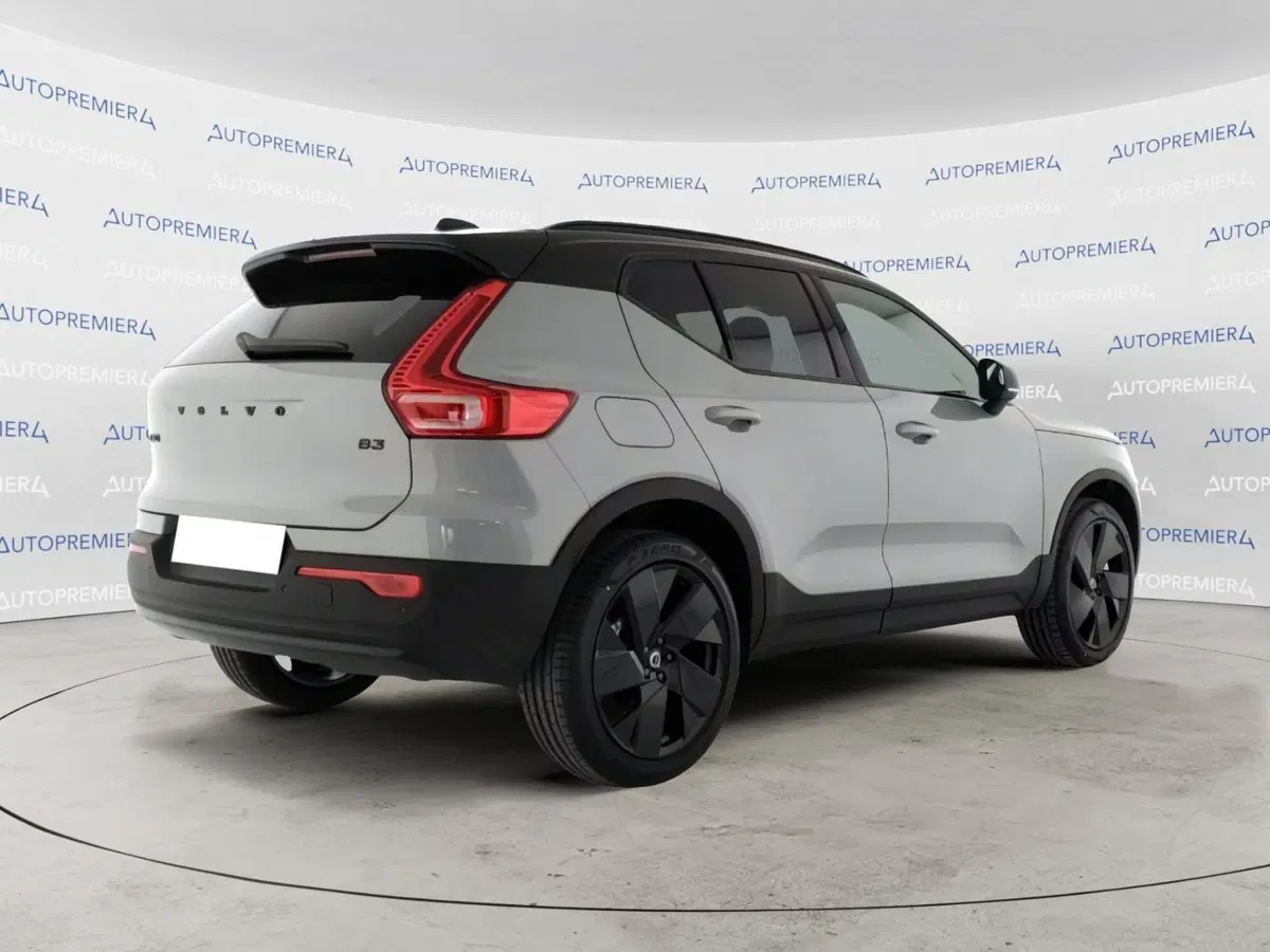 Volvo XC40 nuova a Como (4)