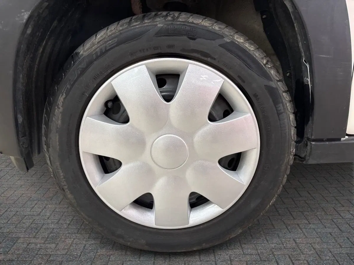 Mahindra KUV100 usata a Torino (11)