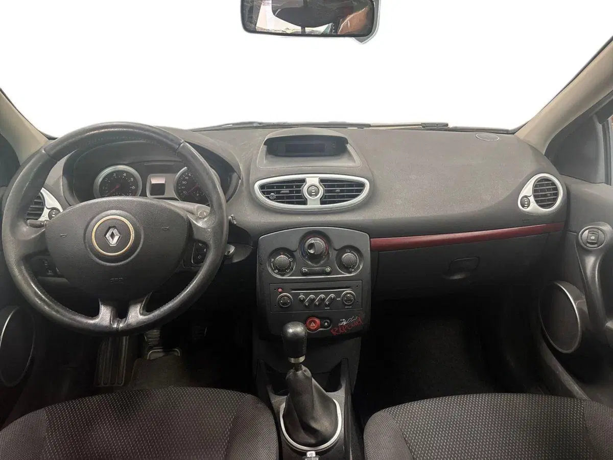 Renault Clio usata a Torino (8)