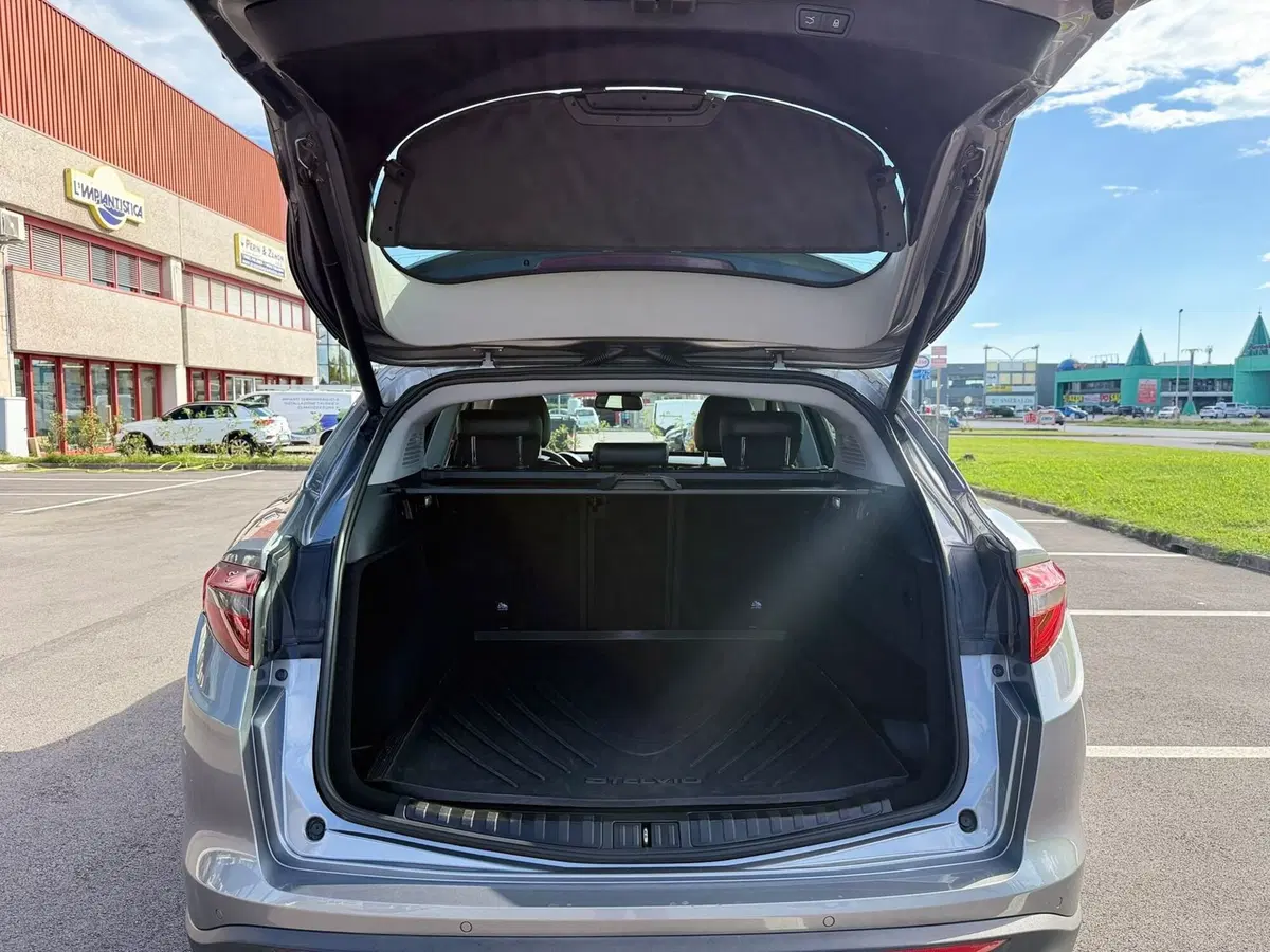 Alfa Romeo Stelvio usata a Udine (9)