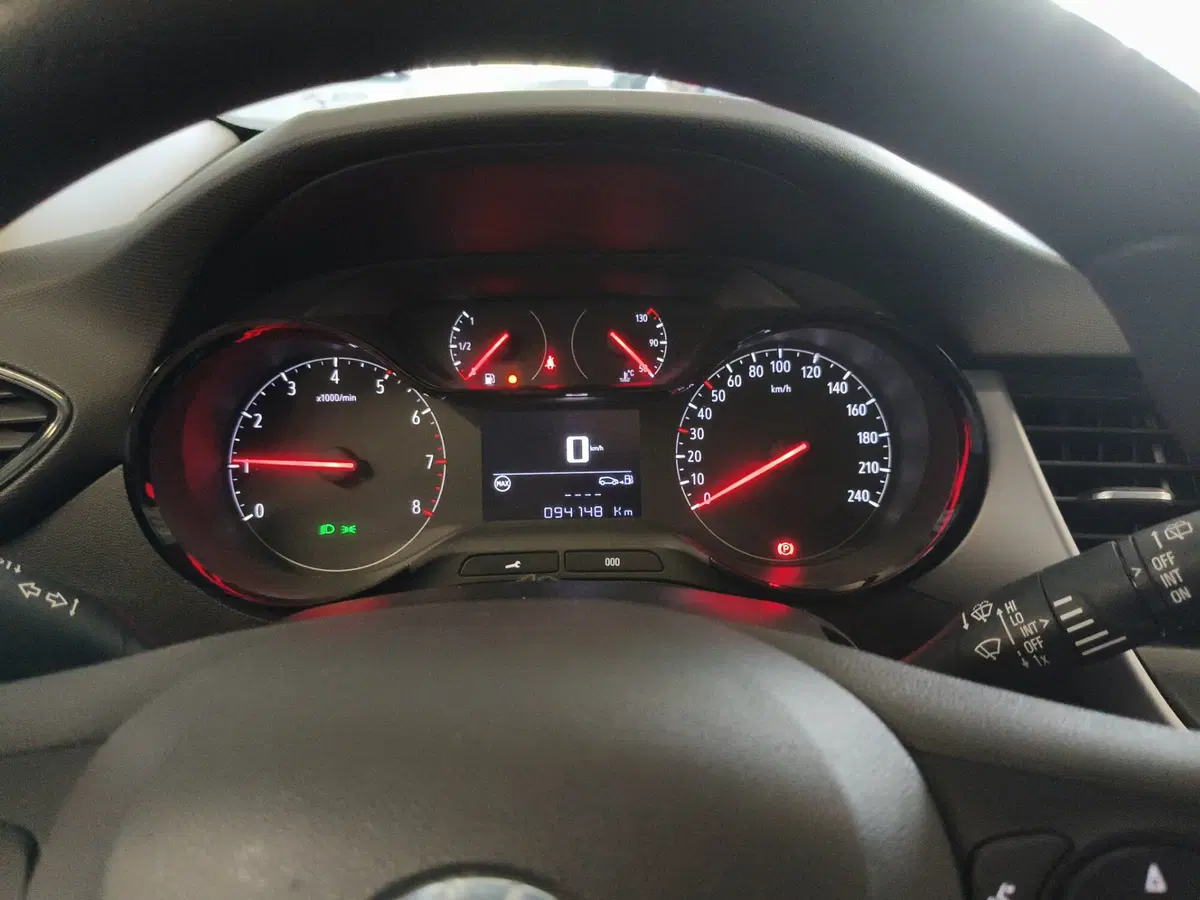 Opel Crossland X usata a Brescia (19)