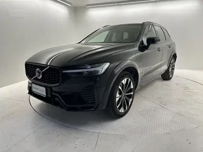 Volvo XC60 T6 Recharge AWD Plug-in Hybrid aut. Ultimate Dark del 2025 usata a Bergamo