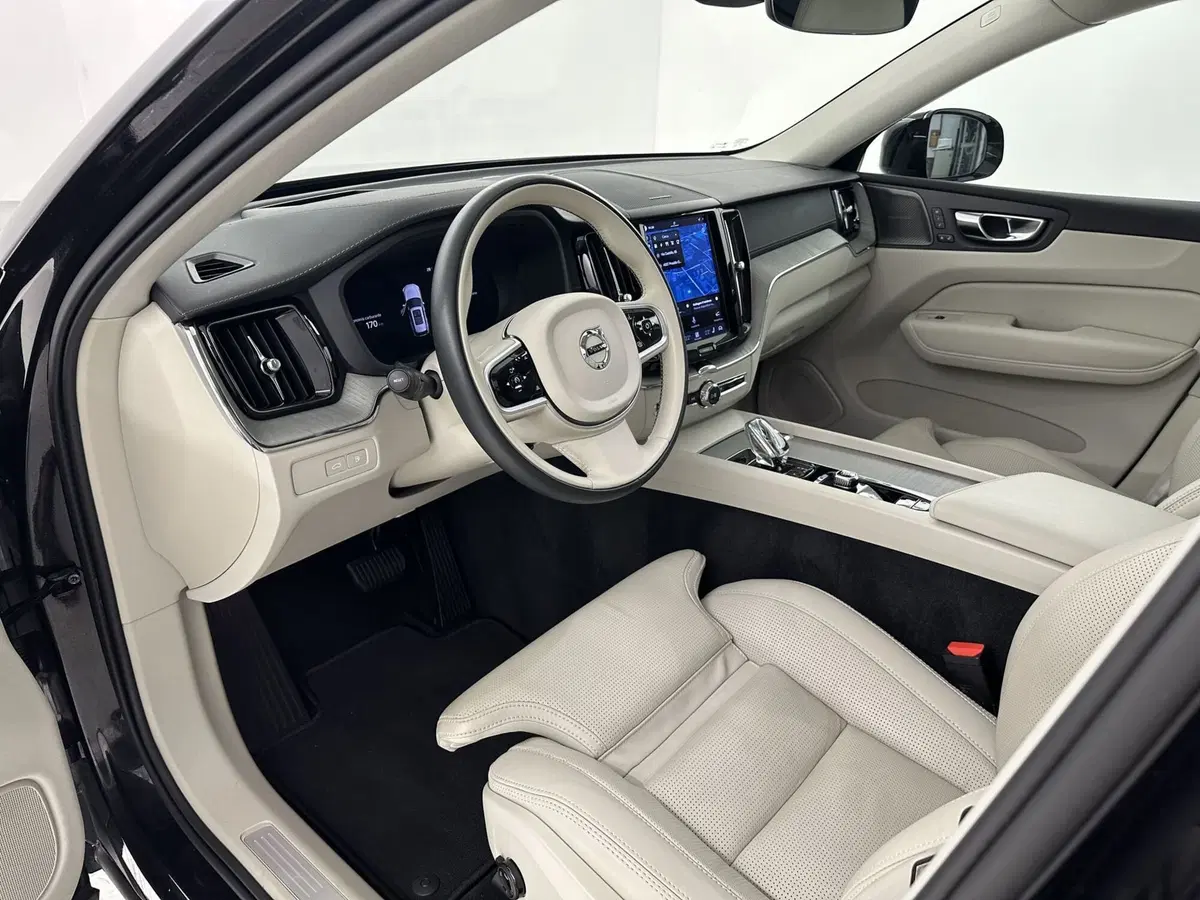 Volvo XC60 usata a Bergamo (10)