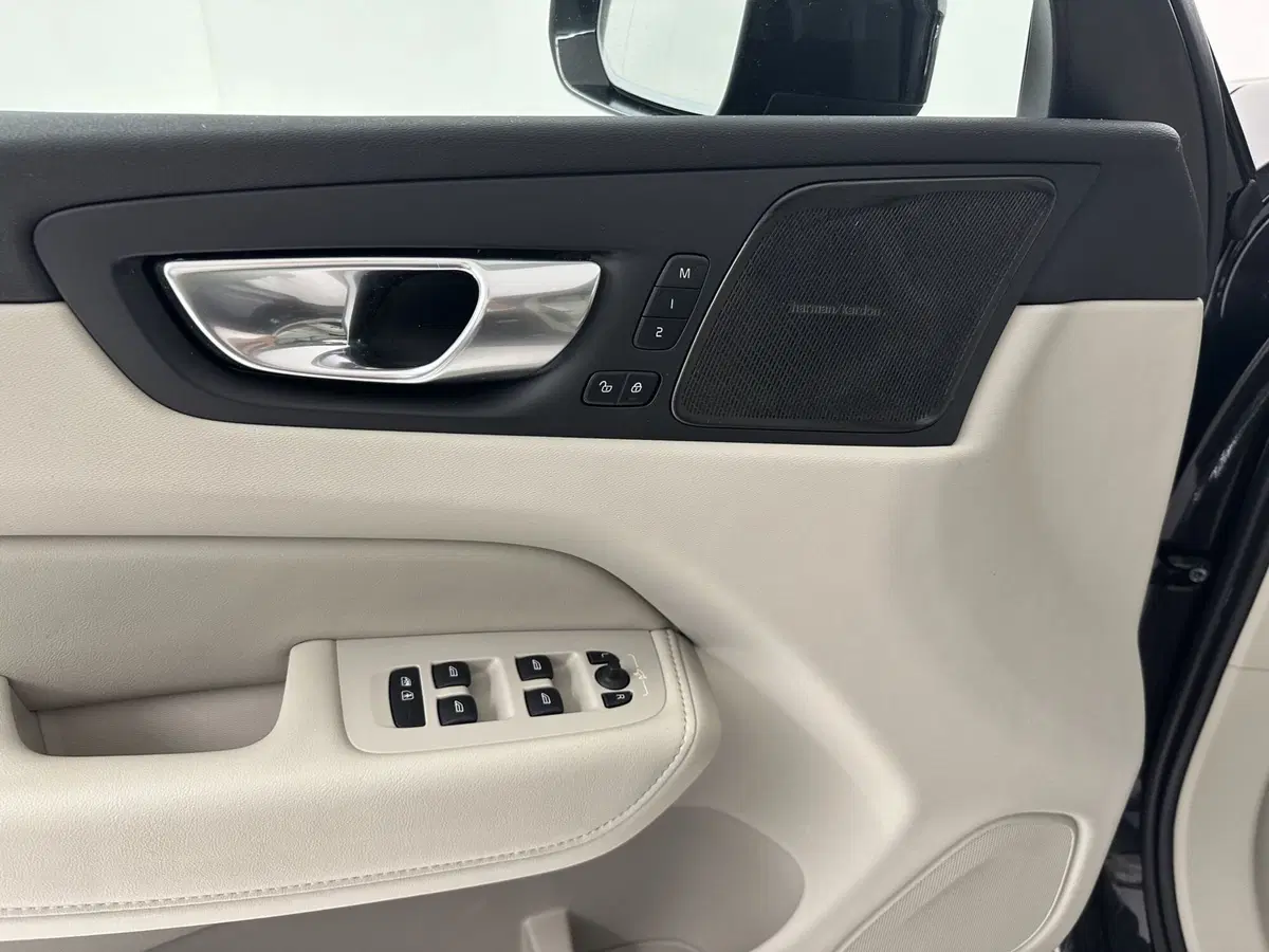 Volvo XC60 usata a Bergamo (11)
