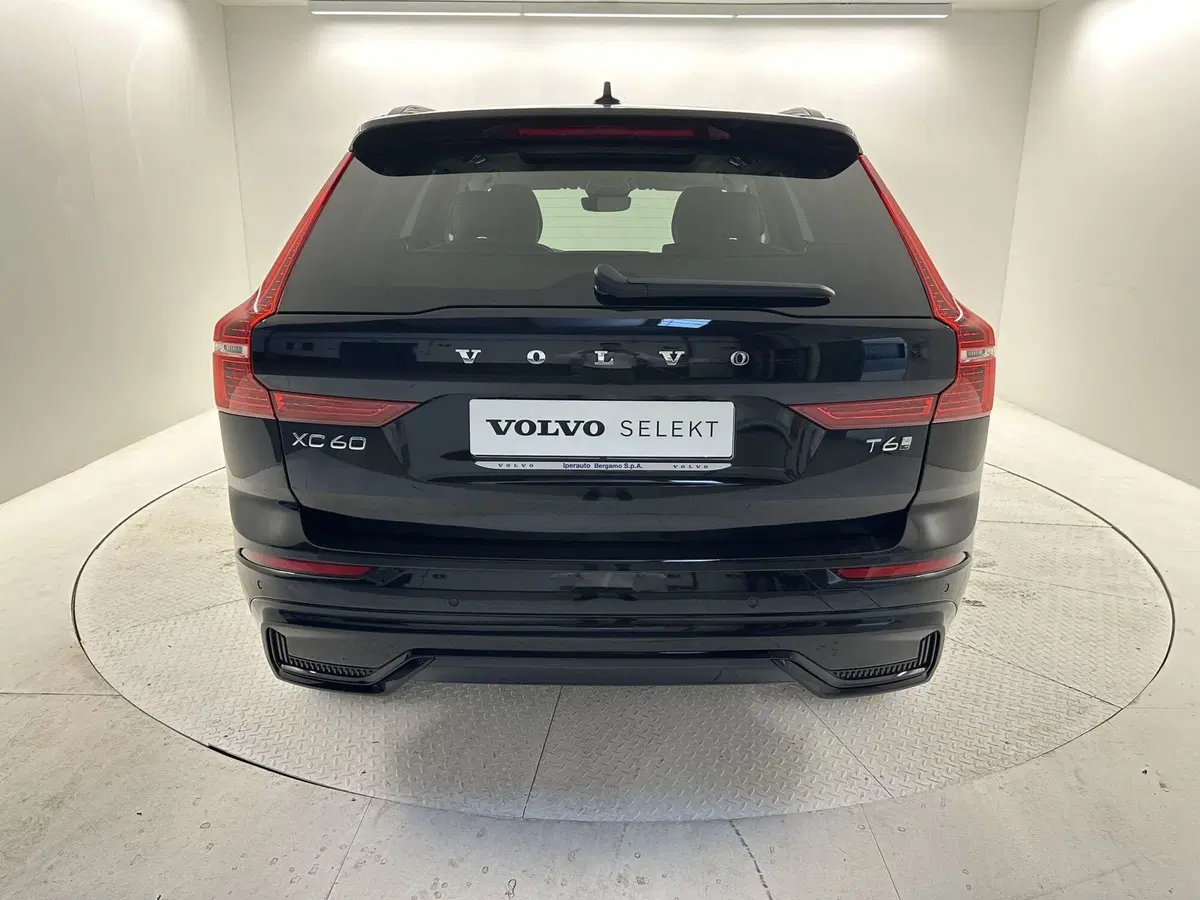 Volvo XC60 usata a Bergamo (7)