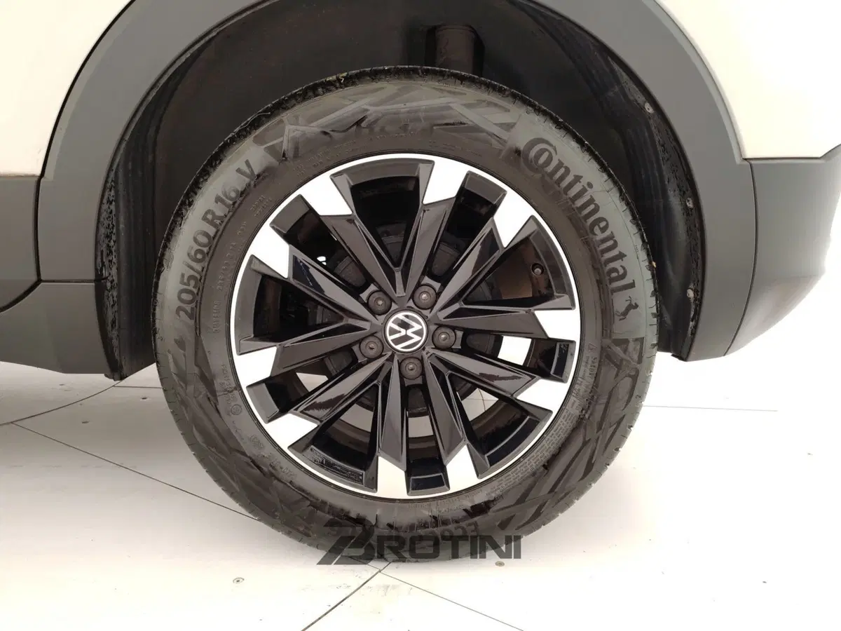 Volkswagen T-Cross usata a Massa-Carrara (6)