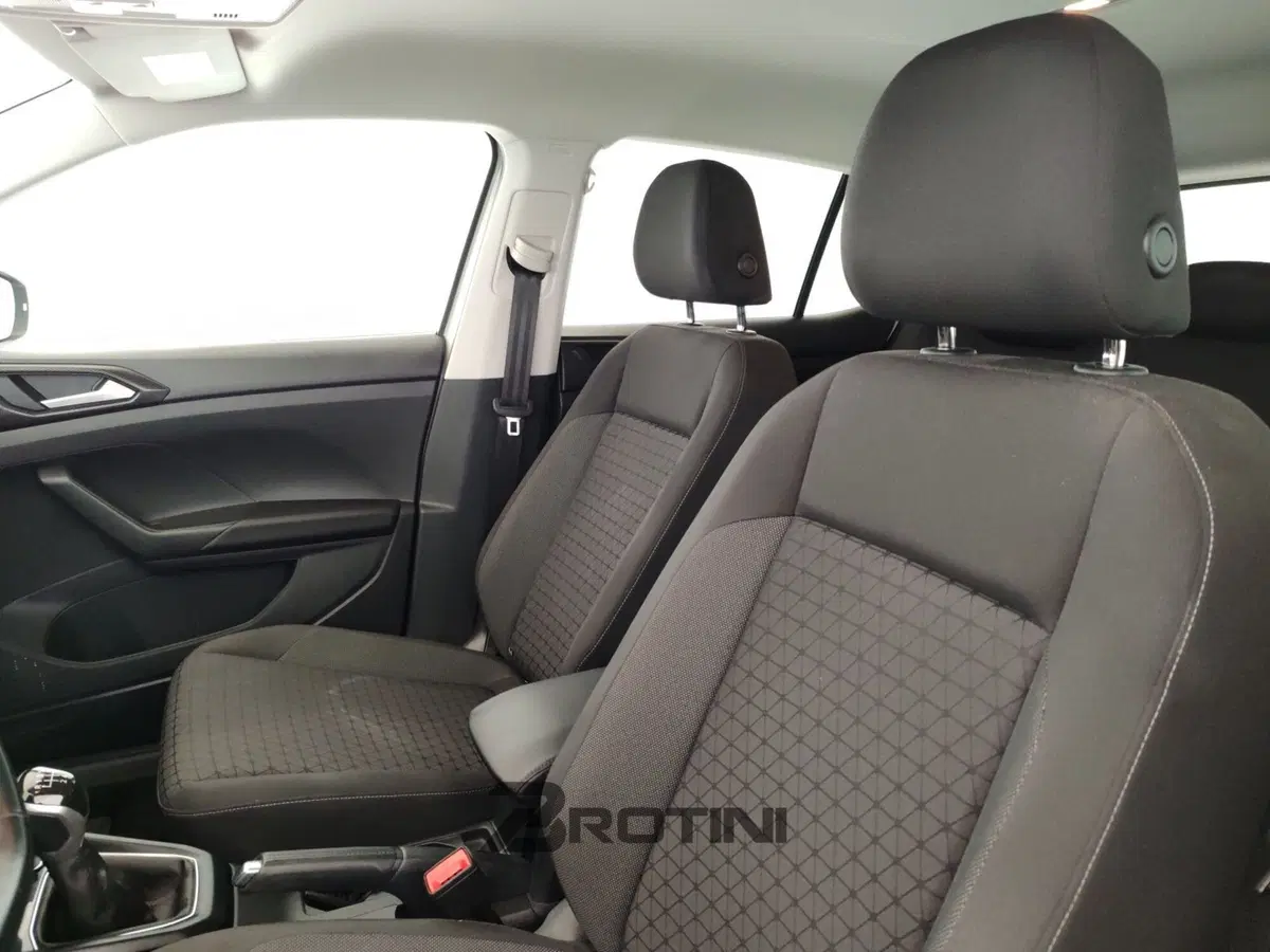 Volkswagen T-Cross usata a Massa-Carrara (9)