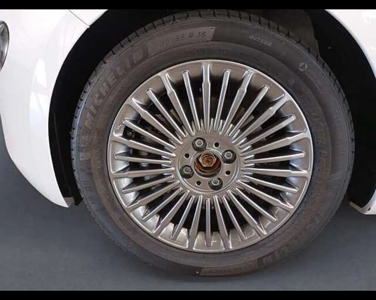 Fiat 500 nuova a Milano (9)